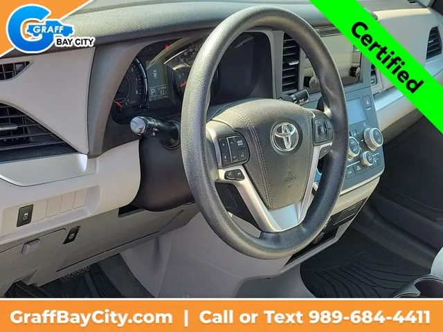 2017 Toyota Sienna LE - Photo 7