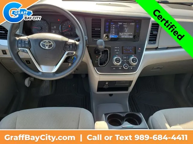 2017 Toyota Sienna LE - Photo 17