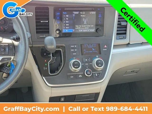 2017 Toyota Sienna LE - Photo 19