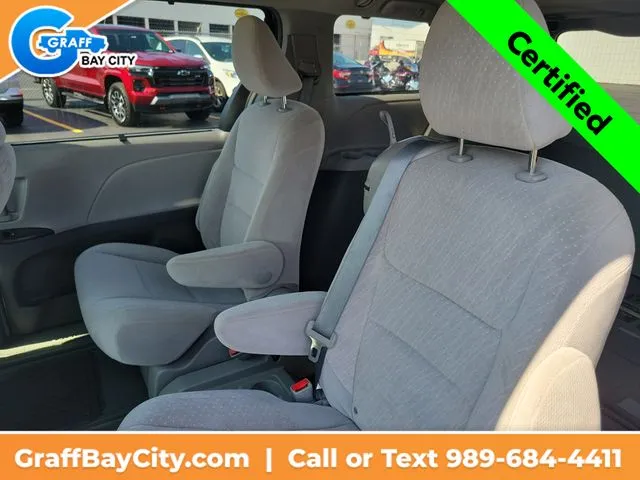 2017 Toyota Sienna LE - Photo 20