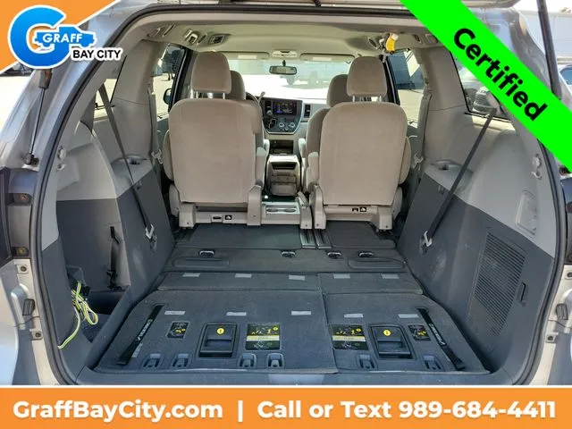 2017 Toyota Sienna LE - Photo 22