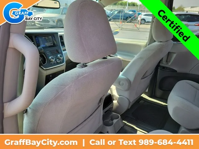 2017 Toyota Sienna LE - Photo 21