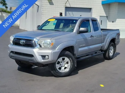 Silver 2015 Toyota Tacoma for sale in Bay City, MI