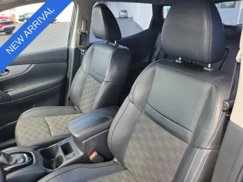 More photos of 2020 Nissan Rogue Sport SV at Graff Chevrolet, INC., MI