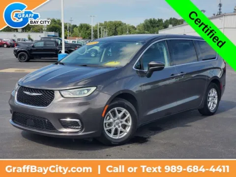 Unknown 2023 Chrysler Pacifica Touring L for sale in Bay City, MI