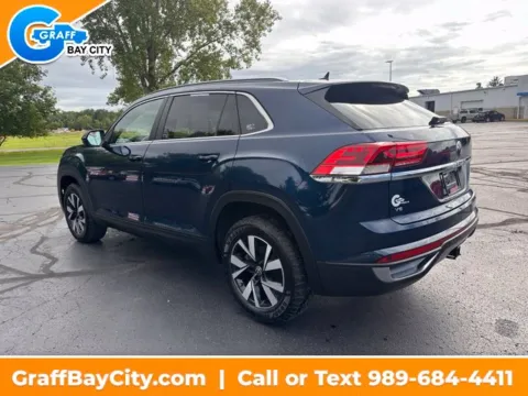 Another view of 2020 Volkswagen Atlas Cross Sport 3.6L V6 SEL for sale in Bay City, MI at Graff Chevrolet, INC.