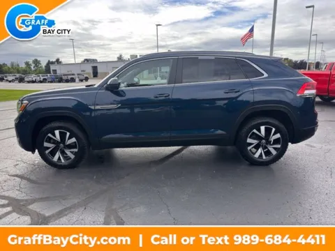 Photos of 2020 Volkswagen Atlas Cross Sport 3.6L V6 SEL for sale in Bay City, MI at Graff Chevrolet, INC.