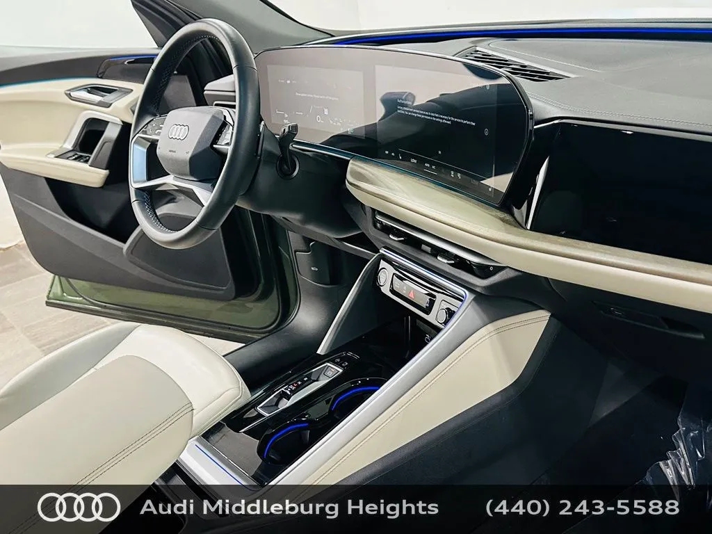 2025 Audi Q5 Premium - Photo 9