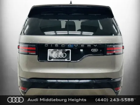 More photos of 2023 Land Rover Discovery S R-Dynamic at Audi Middleburg Heights, OH