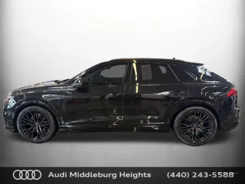 More photos of 2025 Audi SQ8 4.0T Prestige at Audi Middleburg Heights, OH