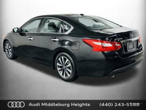 More photos of 2017 Nissan Altima 2.5 SV at Audi Middleburg Heights, OH