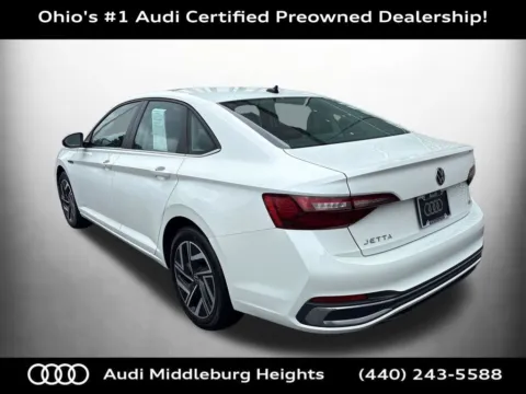 More photos of 2022 Volkswagen Jetta 1.5T SEL at Audi Middleburg Heights, OH