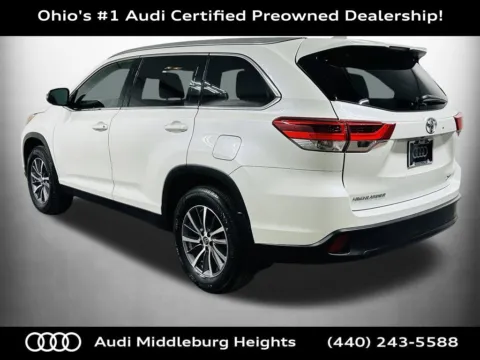 More photos of 2019 Toyota Highlander XLE at Audi Middleburg Heights, OH