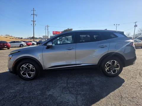 More photos of 2023 KIA SPORTAGE LX at Williams Group Auto, TX