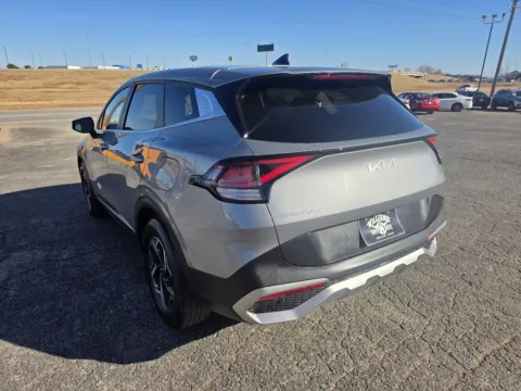 More photos of 2023 KIA SPORTAGE LX at Williams Group Auto, TX