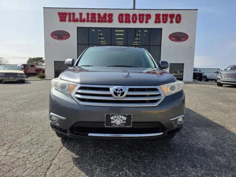 Photos of 2013 TOYOTA HIGHLANDER BASE for sale in Abilene, TX at Williams Group Auto