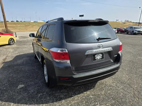 More photos of 2013 TOYOTA HIGHLANDER BASE at Williams Group Auto, TX