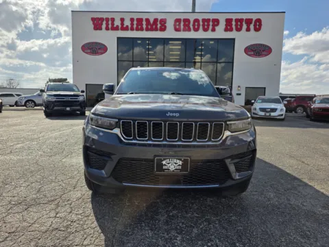 Photos of 2025 Jeep Grand Cherokee Laredo for sale in Abilene, TX at Williams Group Auto