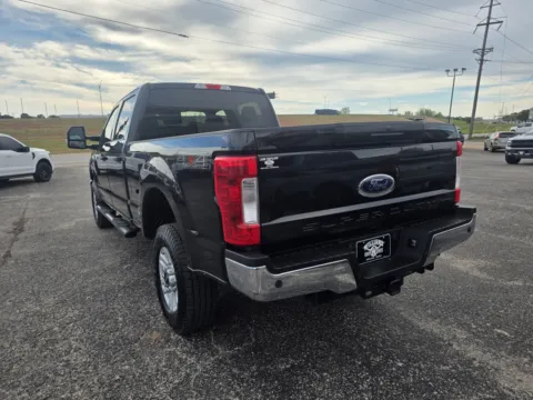 More photos of 2020 FORD F250 SUPER DUTY at Williams Group Auto, TX
