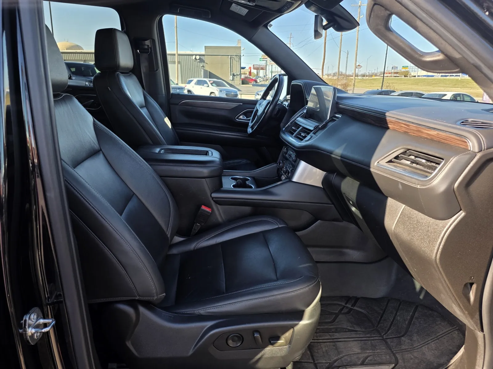 2021 Chevrolet Suburban Z71 - Photo 18