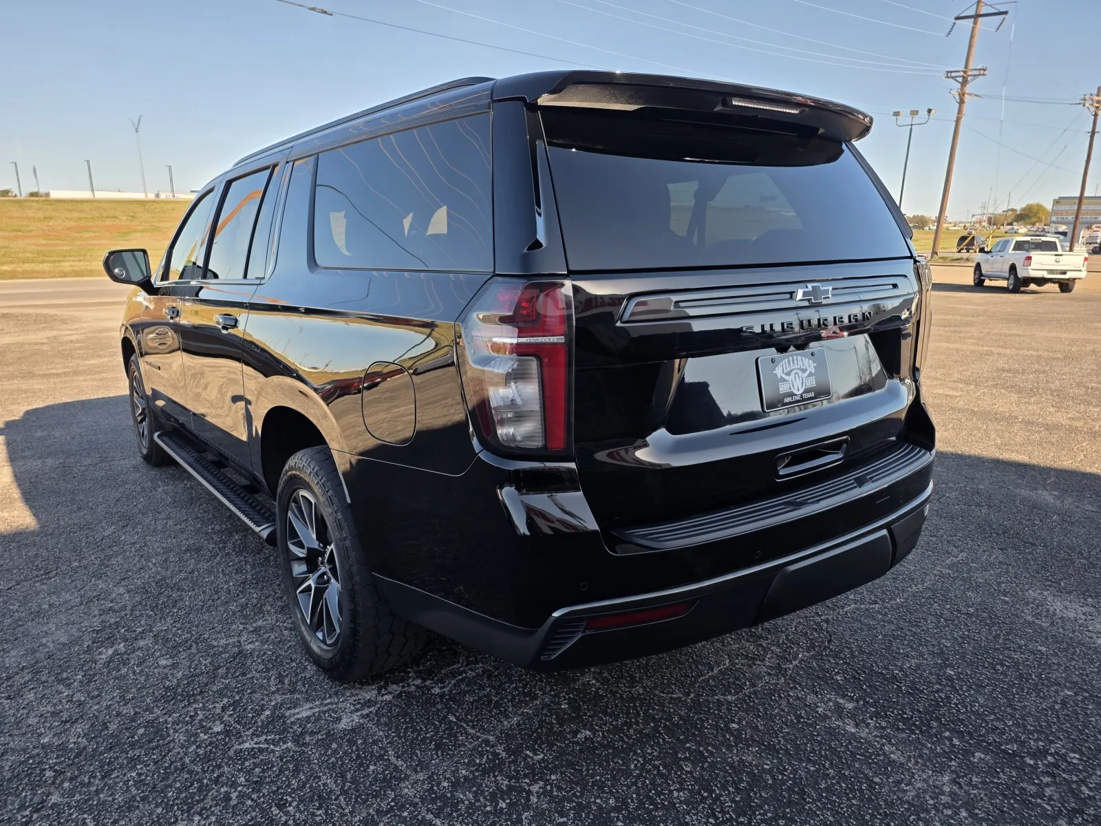 2021 Chevrolet Suburban Z71 - Photo 5