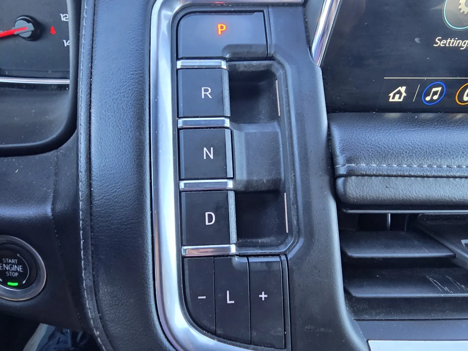 2021 Chevrolet Suburban Z71 - Photo 22
