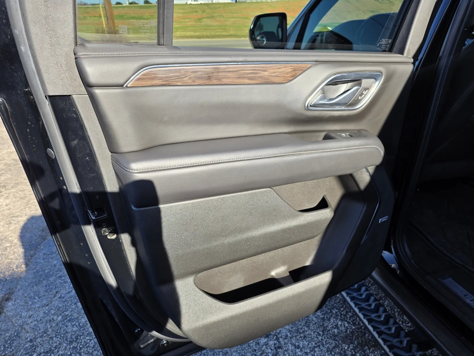 2021 Chevrolet Suburban Z71 - Photo 11