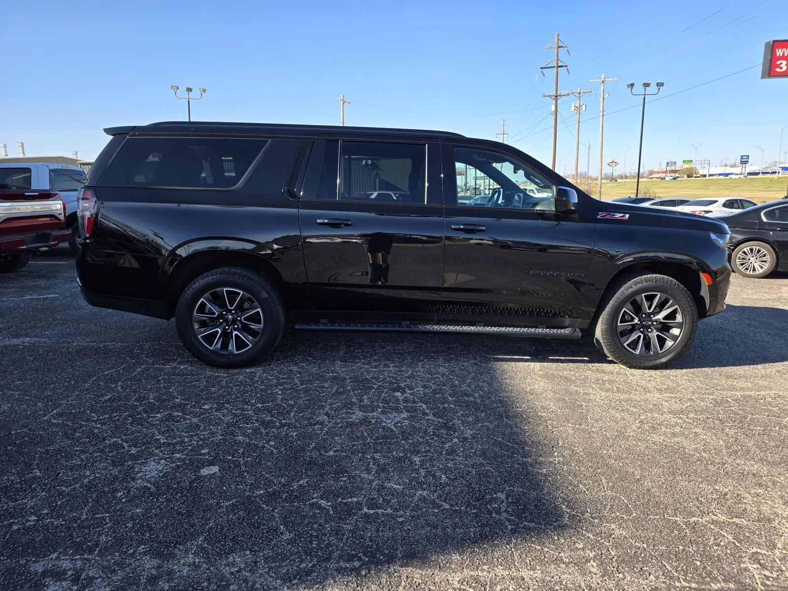 2021 Chevrolet Suburban Z71 - Photo 8