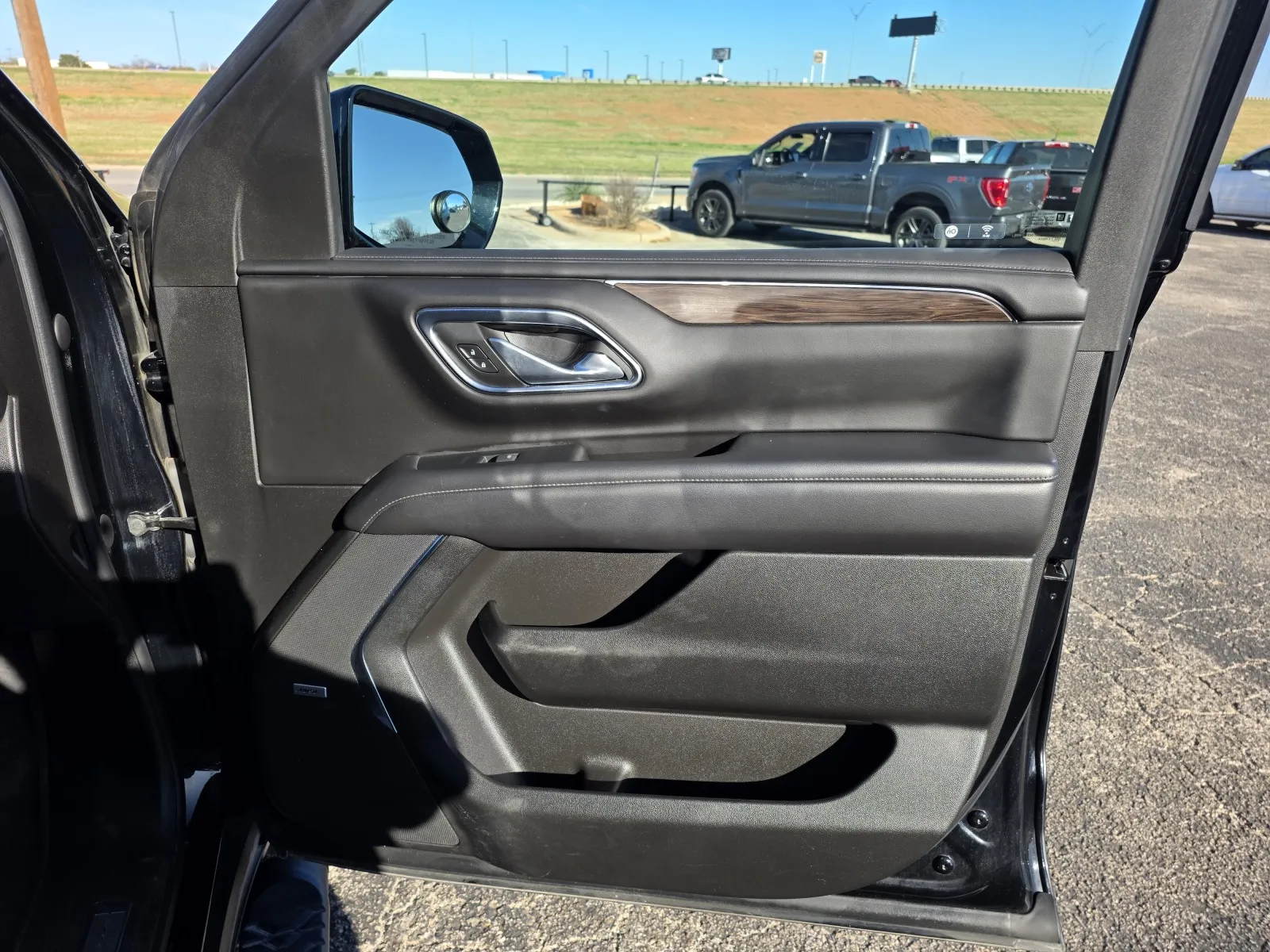 2021 Chevrolet Suburban Z71 - Photo 17