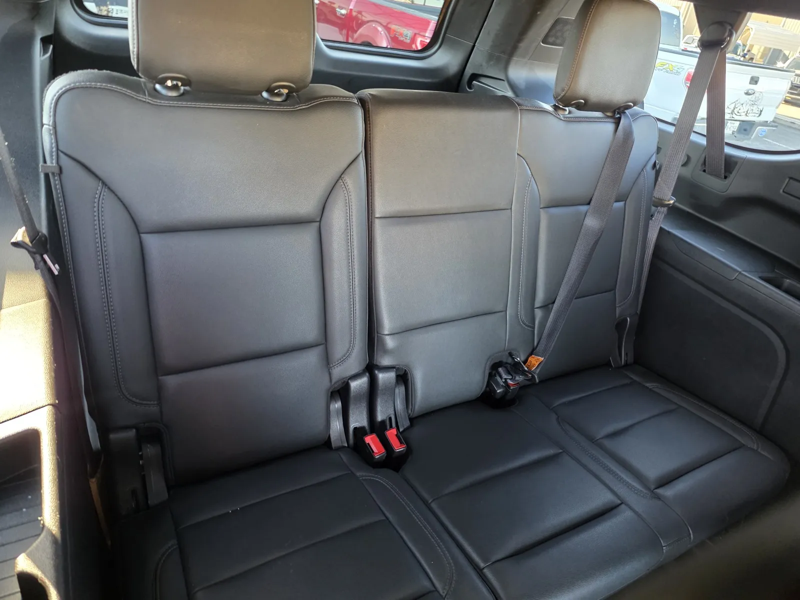 2021 Chevrolet Suburban Z71 - Photo 16