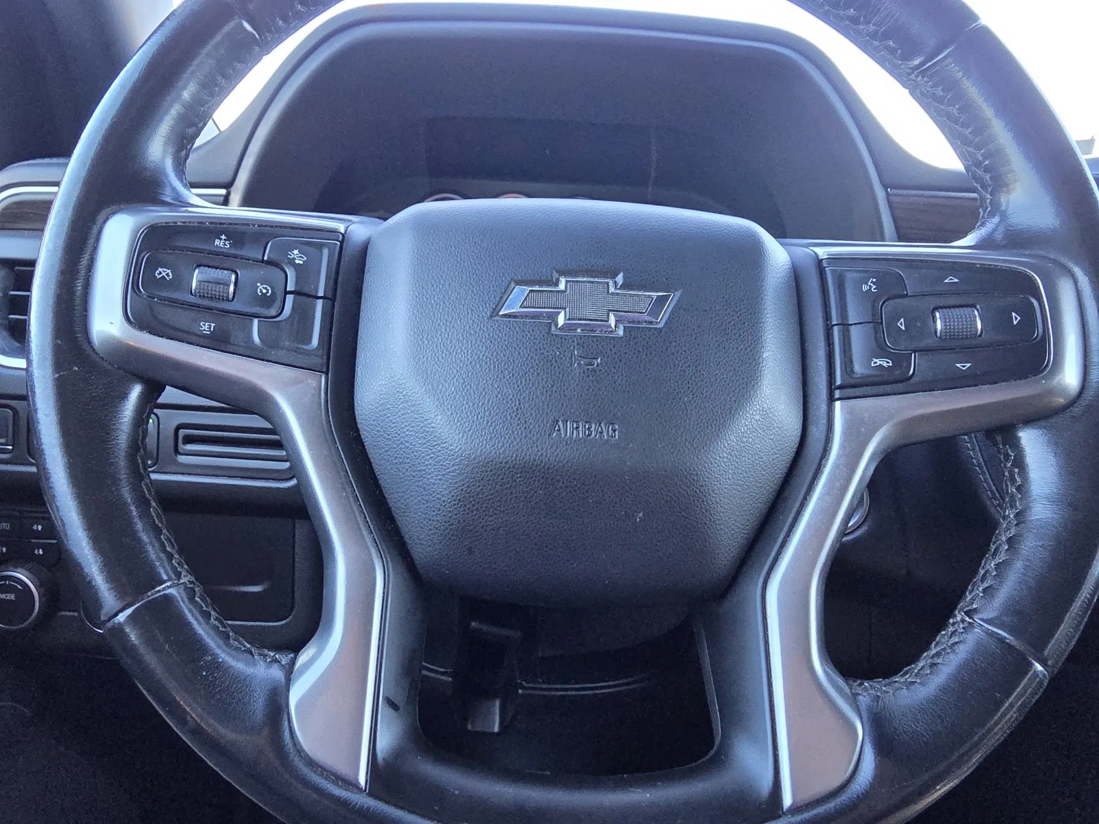 2021 Chevrolet Suburban Z71 - Photo 23