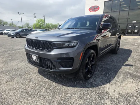 Another view of 2022 JEEP GRAND CHEROKEE LAREDO for sale in Abilene, TX at Williams Group Auto