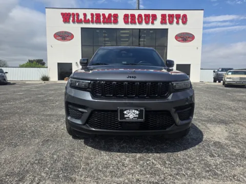 Photos of 2022 JEEP GRAND CHEROKEE LAREDO for sale in Abilene, TX at Williams Group Auto