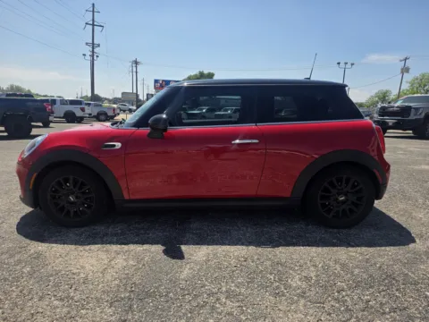 More photos of 2019 MINI COOPER at Williams Group Auto, TX