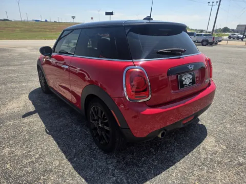 More photos of 2019 MINI COOPER at Williams Group Auto, TX