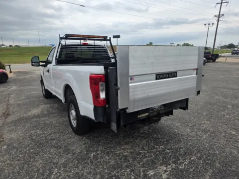 More photos of 2019 FORD F250 SUPER DUTY at Williams Group Auto, TX