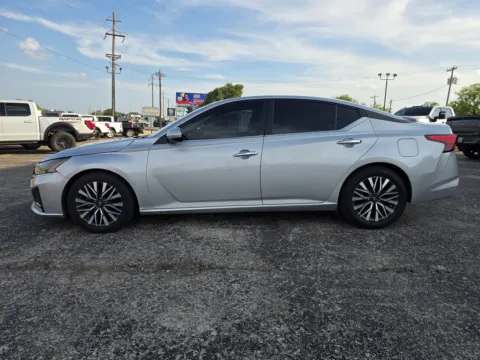 More photos of 2023 NISSAN ALTIMA SV at Williams Group Auto, TX