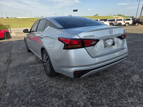 More photos of 2023 NISSAN ALTIMA SV at Williams Group Auto, TX