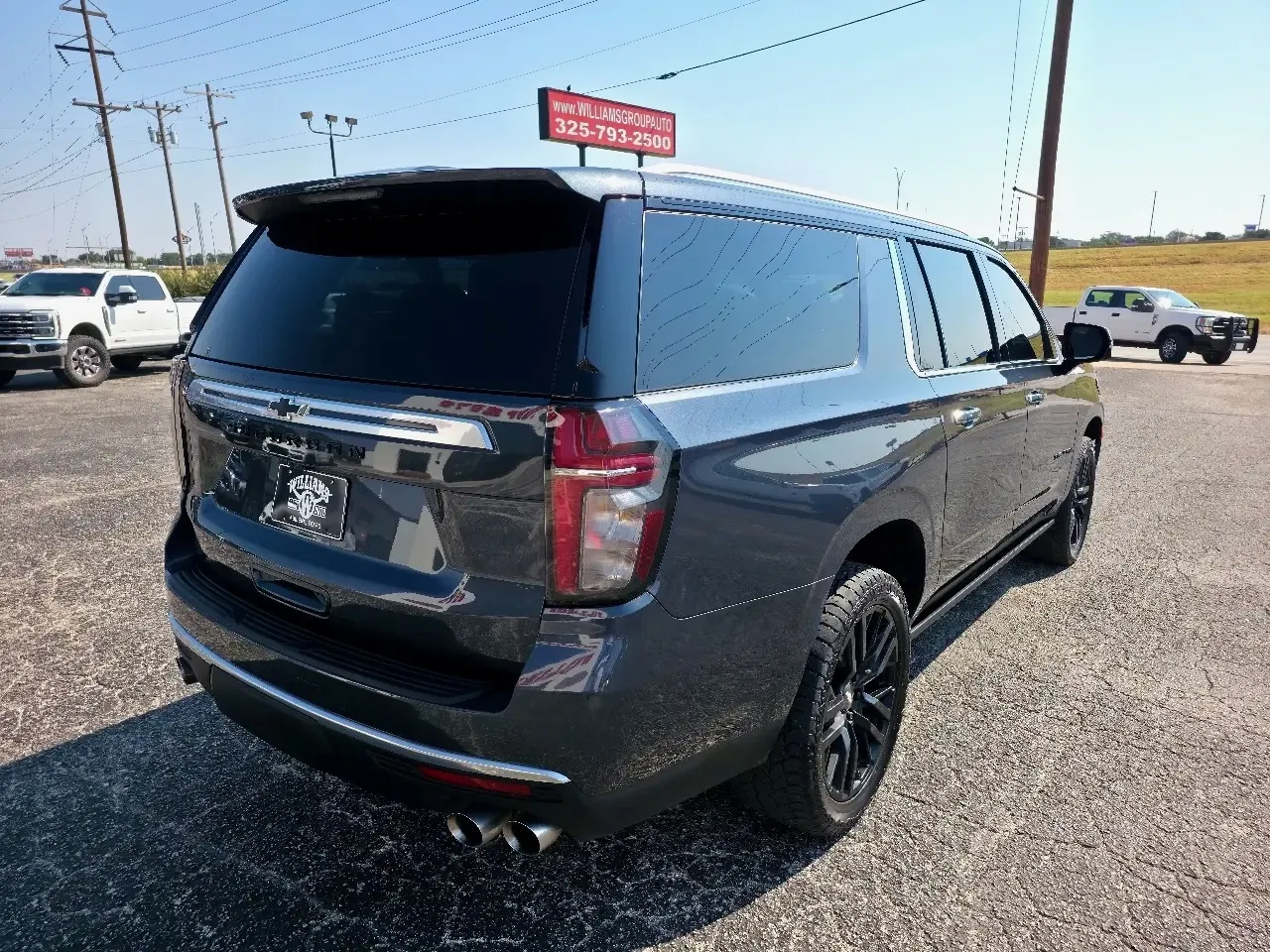 Chevrolet Suburban photo 4