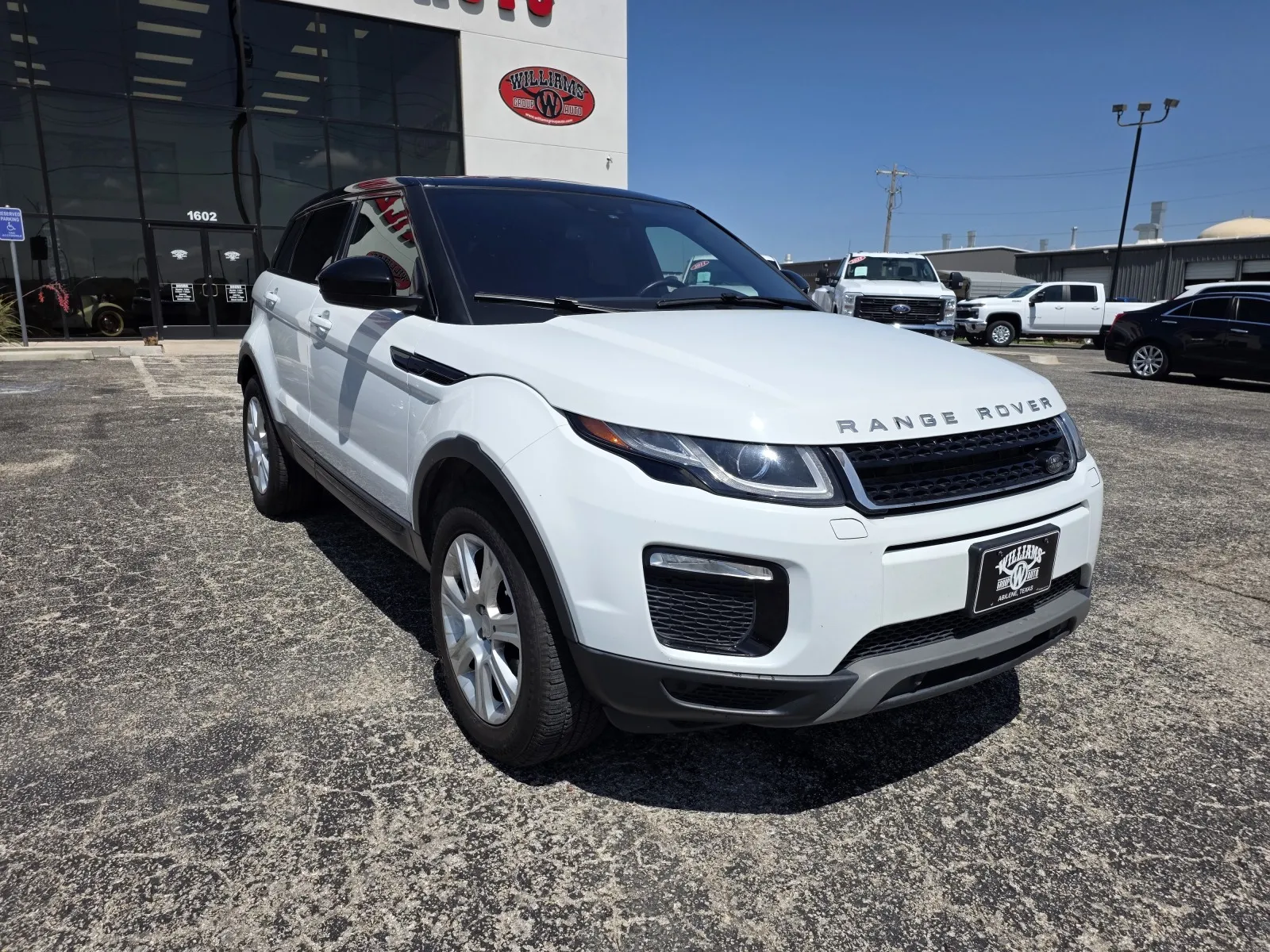 2018 Land Rover Range Rover Evoque SE's photo