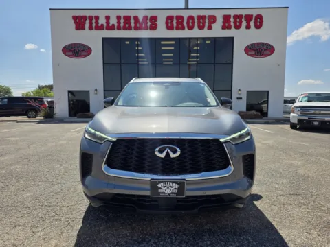 Photos of 2023 INFINITI QX60 LUXE for sale in Abilene, TX at Williams Group Auto