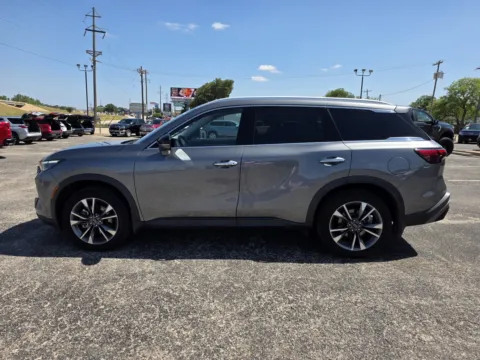 More photos of 2023 INFINITI QX60 LUXE at Williams Group Auto, TX