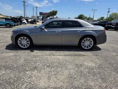 More photos of 2011 CHRYSLER 300 LIMITED at Williams Group Auto, TX