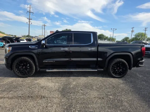 More photos of 2021 GMC SIERRA 1500 DENALI at Williams Group Auto, TX