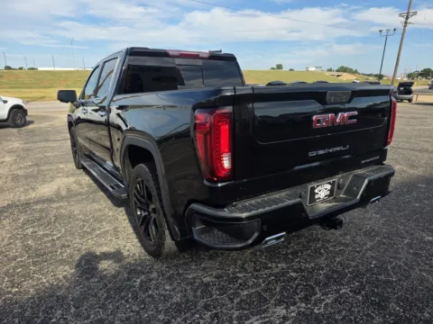 More photos of 2021 GMC SIERRA 1500 DENALI at Williams Group Auto, TX