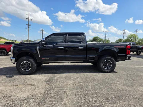 More photos of 2024 FORD F250 SUPER DUTY at Williams Group Auto, TX