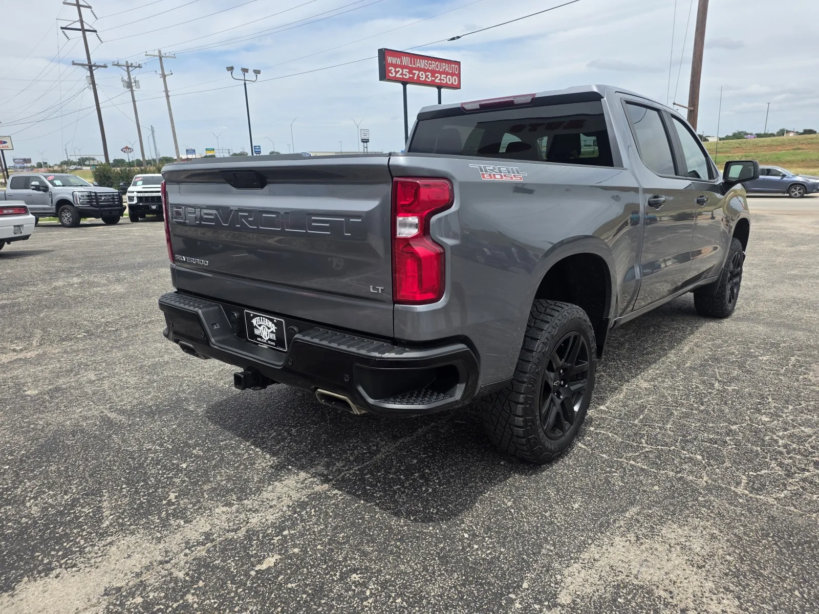 Chevrolet Silverado LTD photo 7