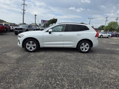 More photos of 2022 VOLVO XC60 B5 MOMENTUM at Williams Group Auto, TX