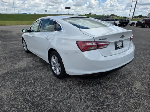 More photos of 2021 CHEVROLET MALIBU LT at Williams Group Auto, TX