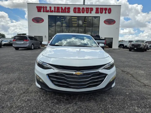 Photos of 2021 CHEVROLET MALIBU LT for sale in Abilene, TX at Williams Group Auto